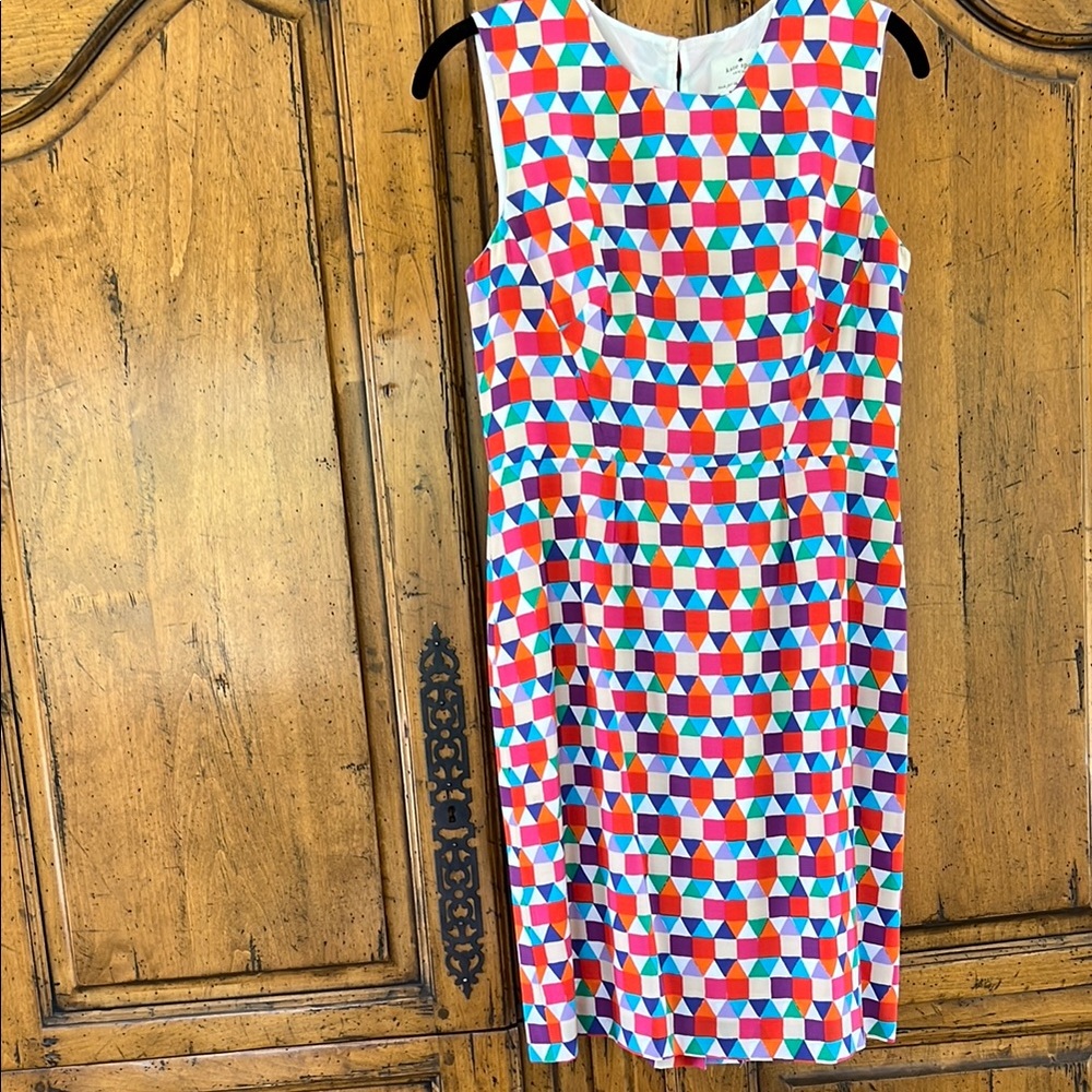 Bright Geometric Sleeveless Sheath Dress